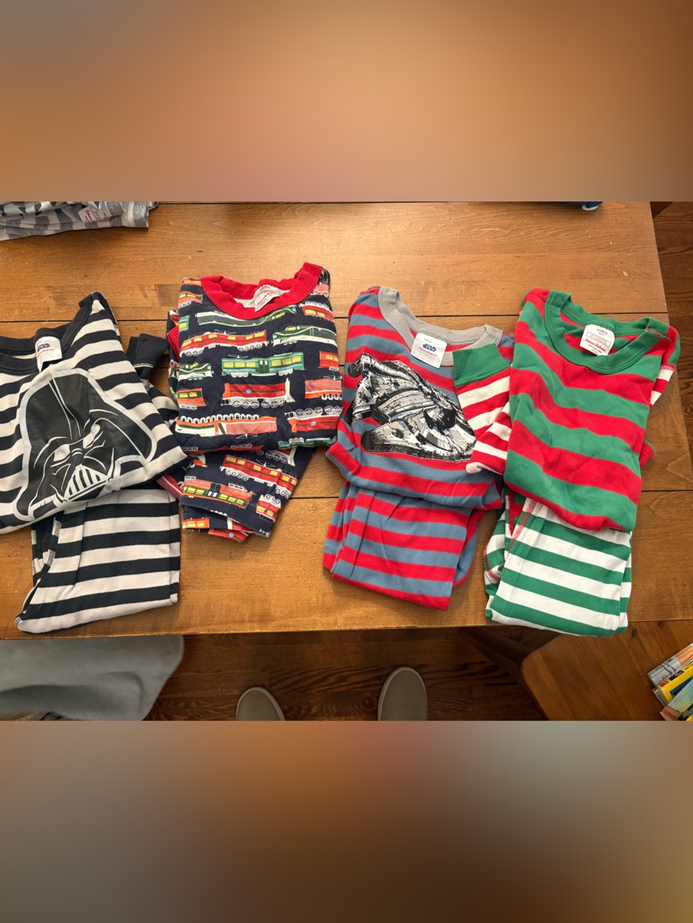 Bundle of 4 Hanna Andersson pajamas size 6-7